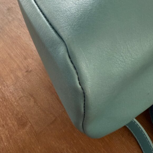 Matt & Nat Aries Backpack Oasis with adjustable straps, like new - Picture 7 of 16